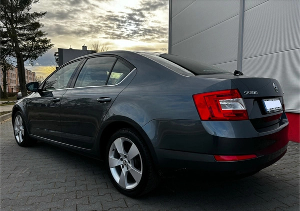 Skoda Octavia cena 45900 przebieg: 242000, rok produkcji 2016 z Jastrowie małe 79